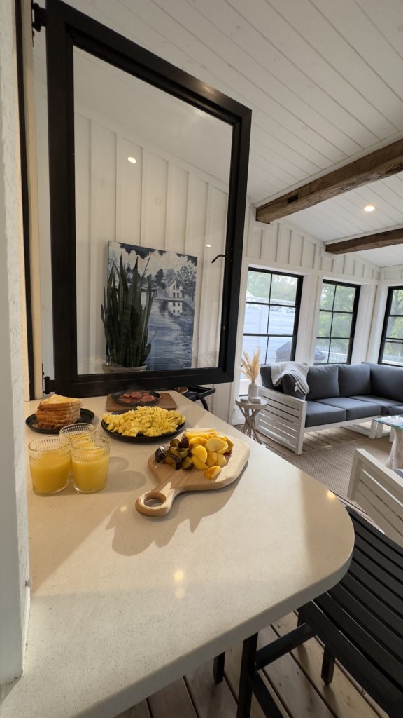 Hotel in Merrickville Ontario 